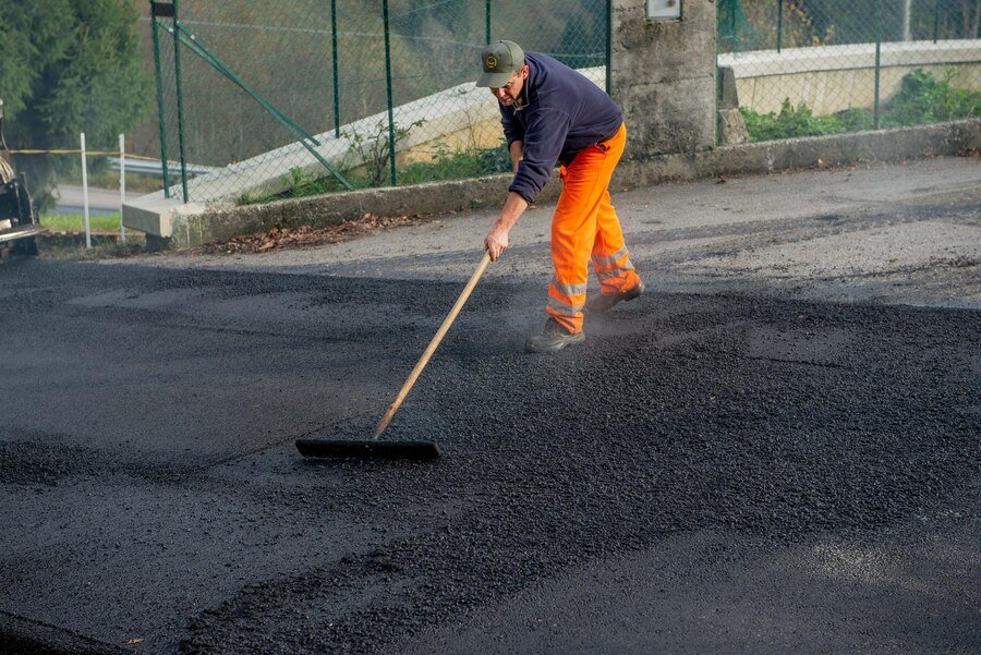 Asphalt Sealcoating